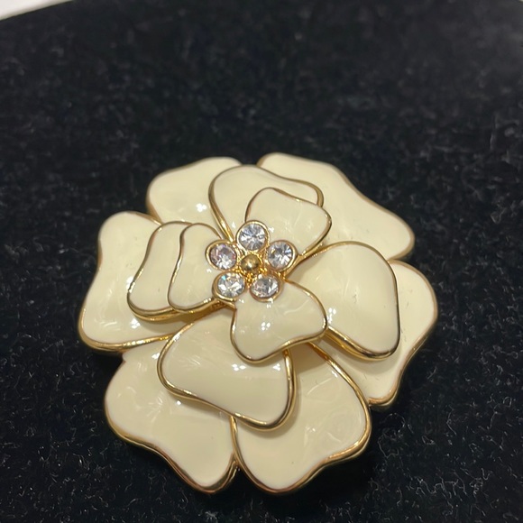 Stella & Dot Brooch - Picture 1 of 6